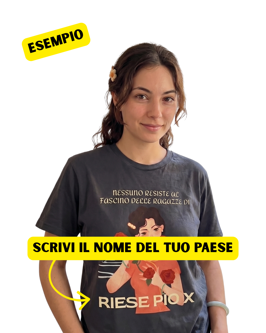 T-Shirt Personalizzata "Nessuno Resiste al Fascino di [Nome Paese]" — Gadget Paesino